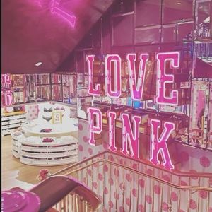 Meet your Posher, Leslie